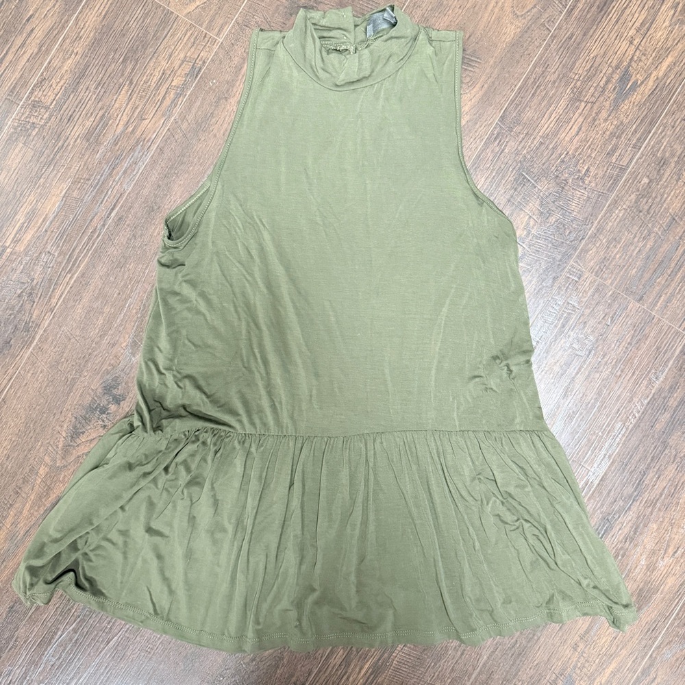 SUNDAY IN BROOKLYN LONG HINTER GREEN SLEEVELESS HIGH NECK TOP